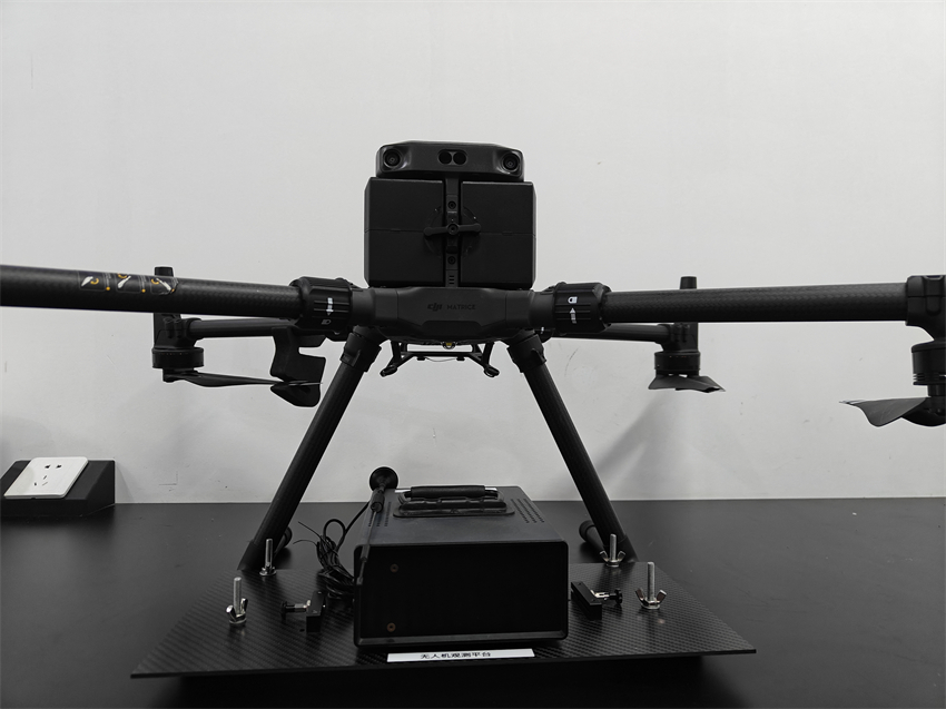 1761893537205993.jpg 无人机吸附管采集系统图 - 副本.jpg